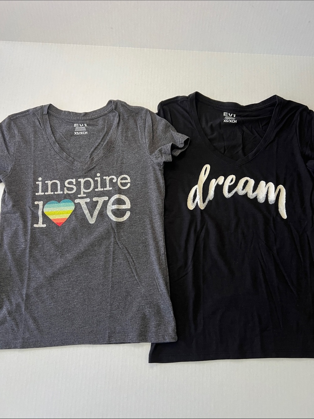 EV1 Women’s V Neck Tee Shirts Size XS